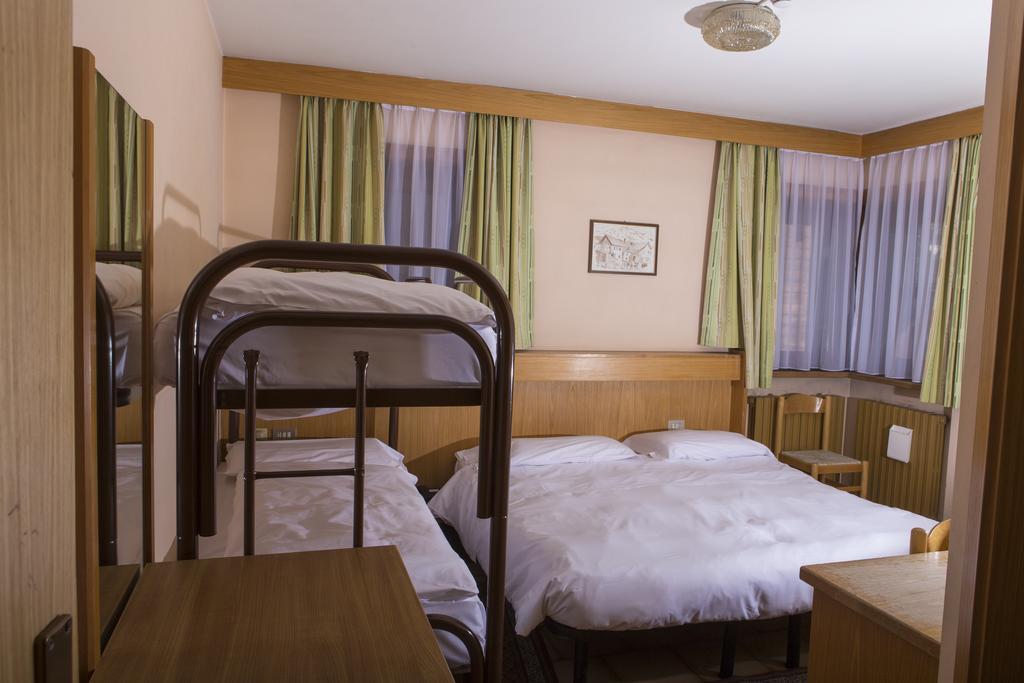 Hotel La Baita Livigno Room photo